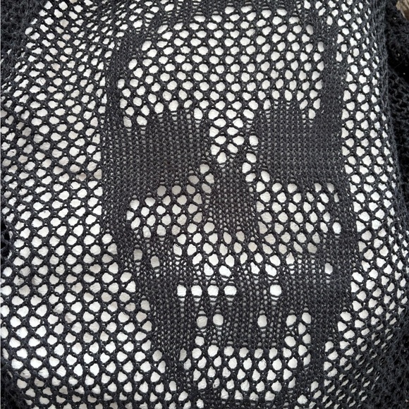 Women's rock republic crochet three-quarter top with skull back - Picture 6 of 9